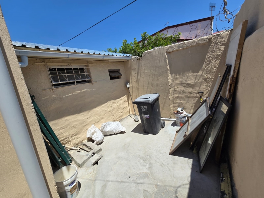 2 Bedroom Property for Sale in Woodstock Western Cape